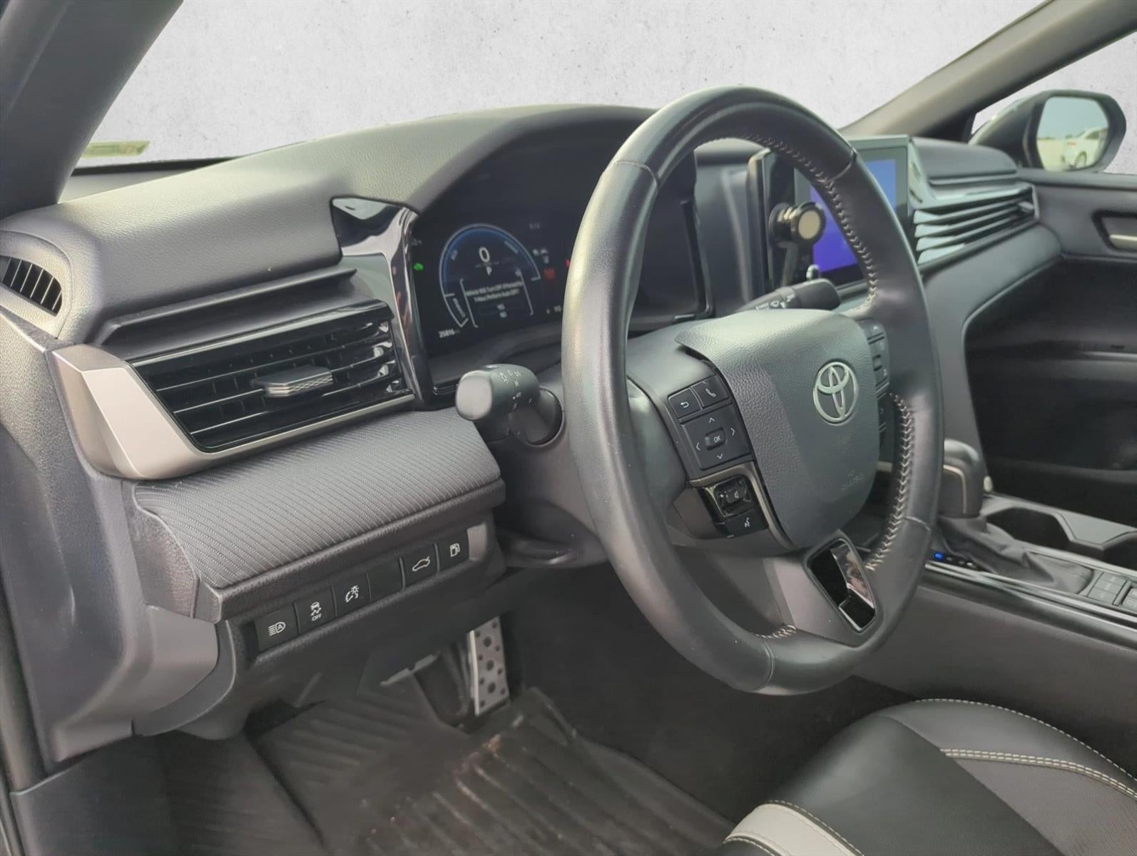 2025 Toyota Camry SE (Natl)