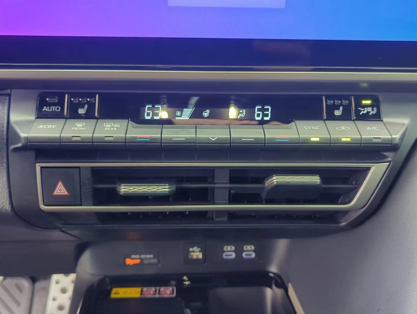 2025 Toyota Camry XSE (Natl)