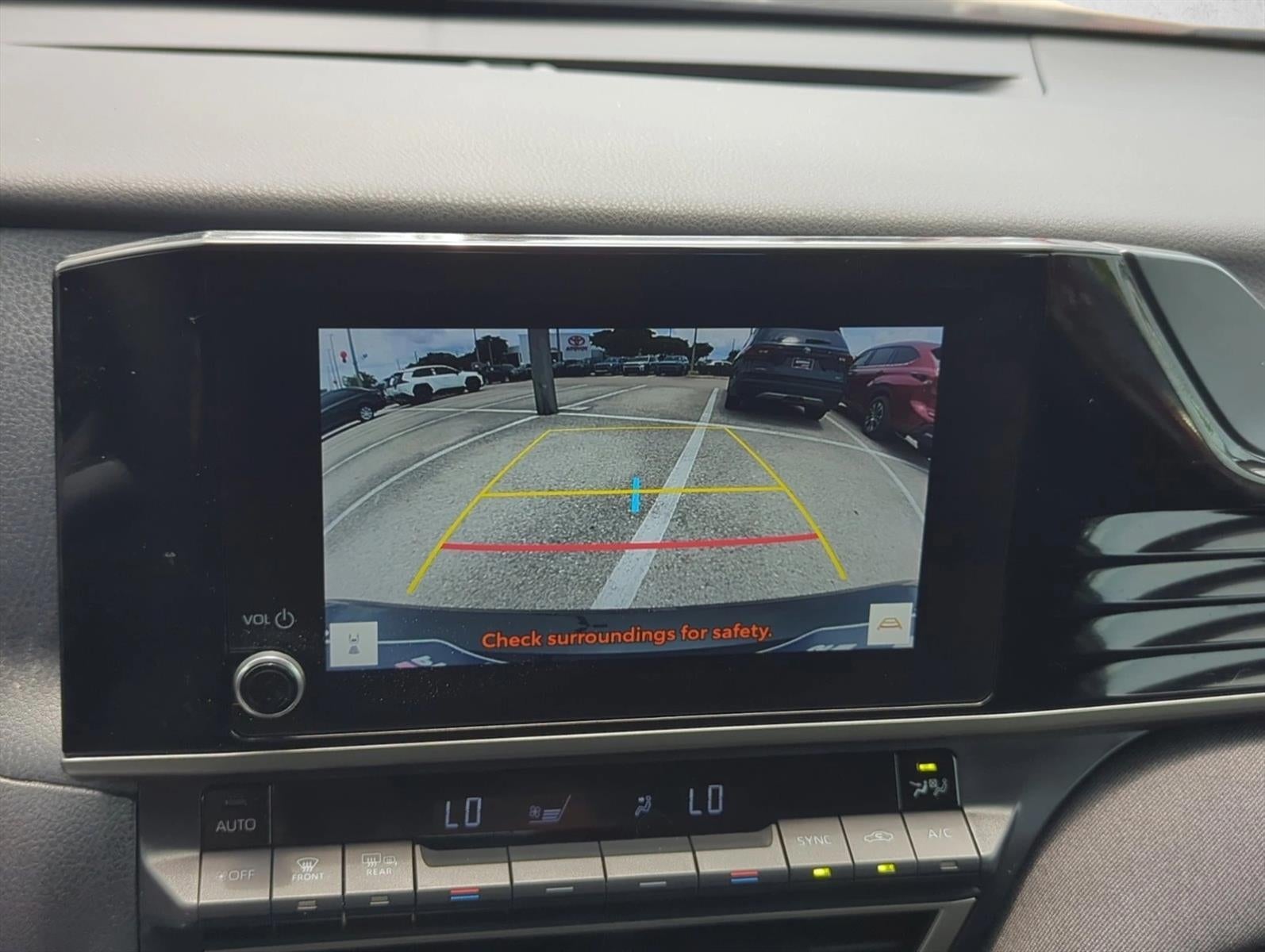 2025 Toyota Camry LE (Natl)