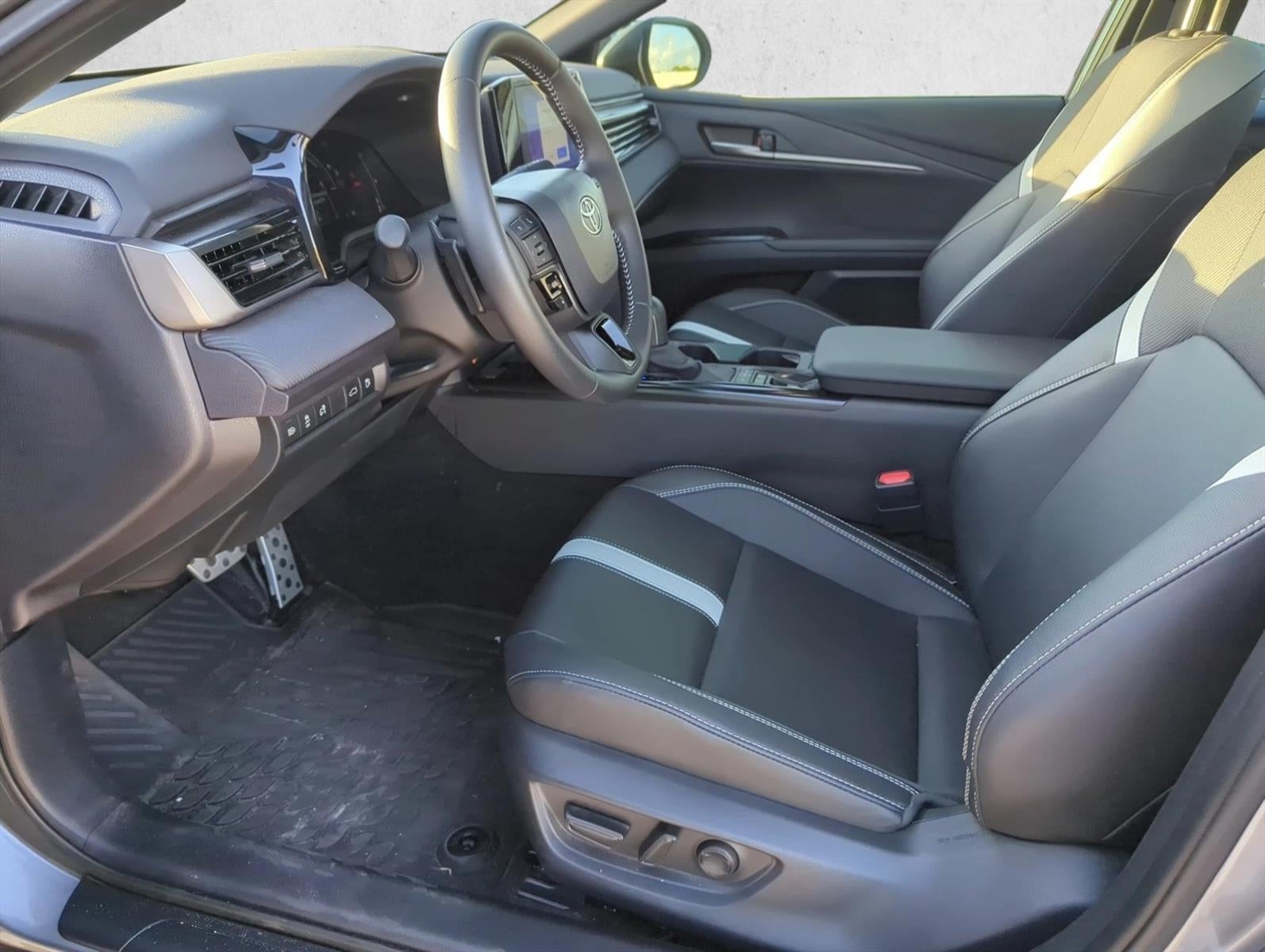 2025 Toyota Camry SE (SE)