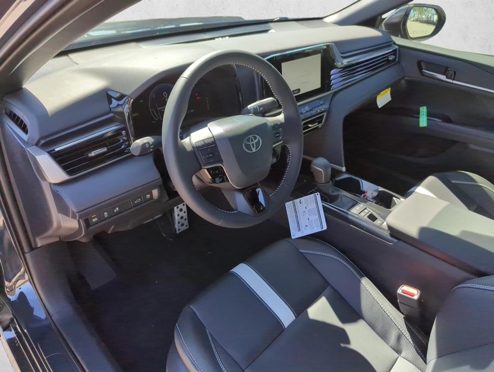 2025 Toyota Camry SE (SE)