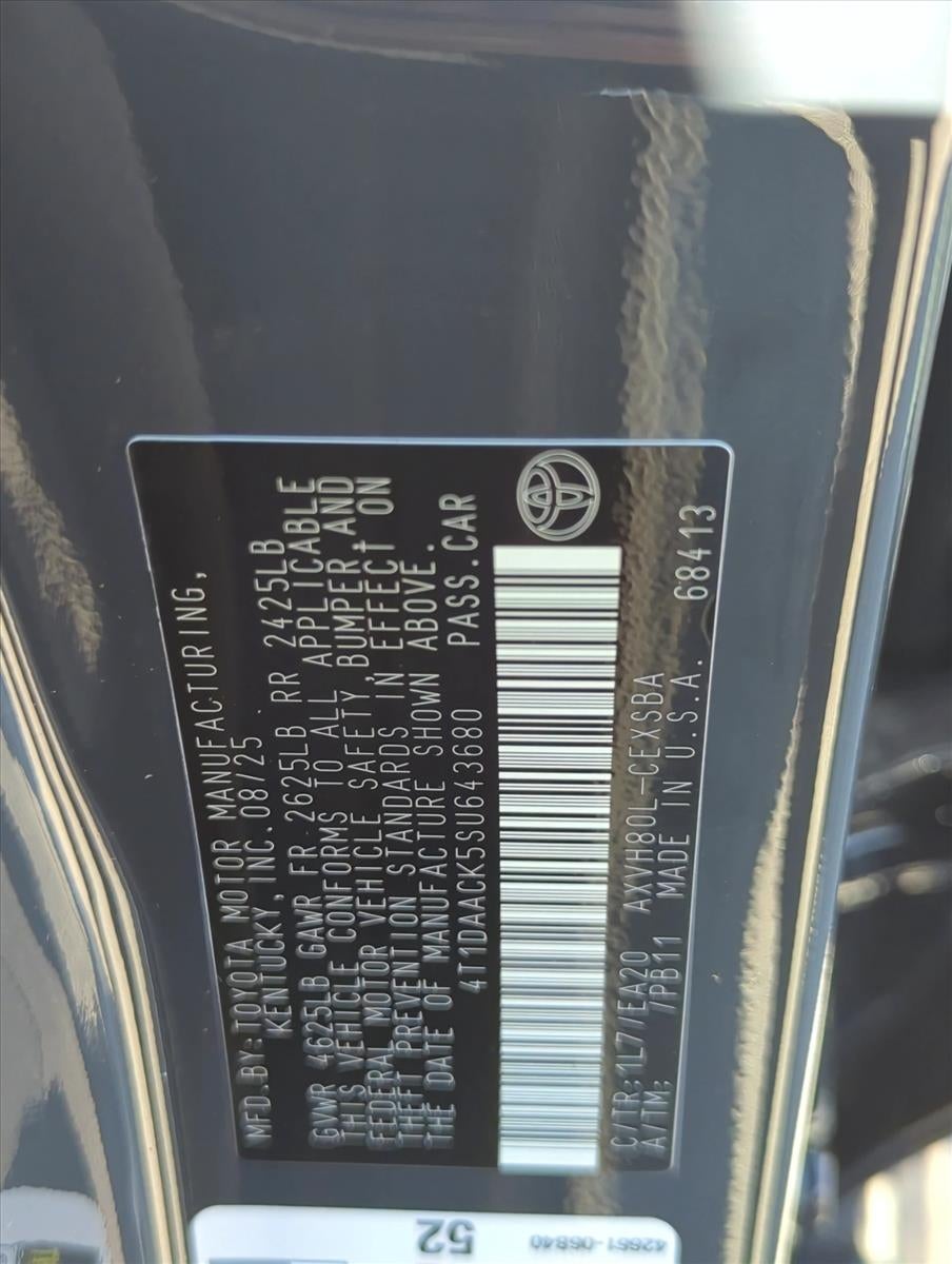 2025 Toyota Camry SE (SE)