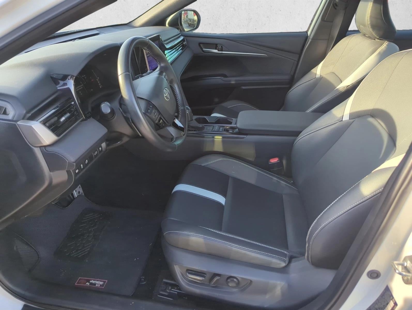 2025 Toyota Camry SE (SE)