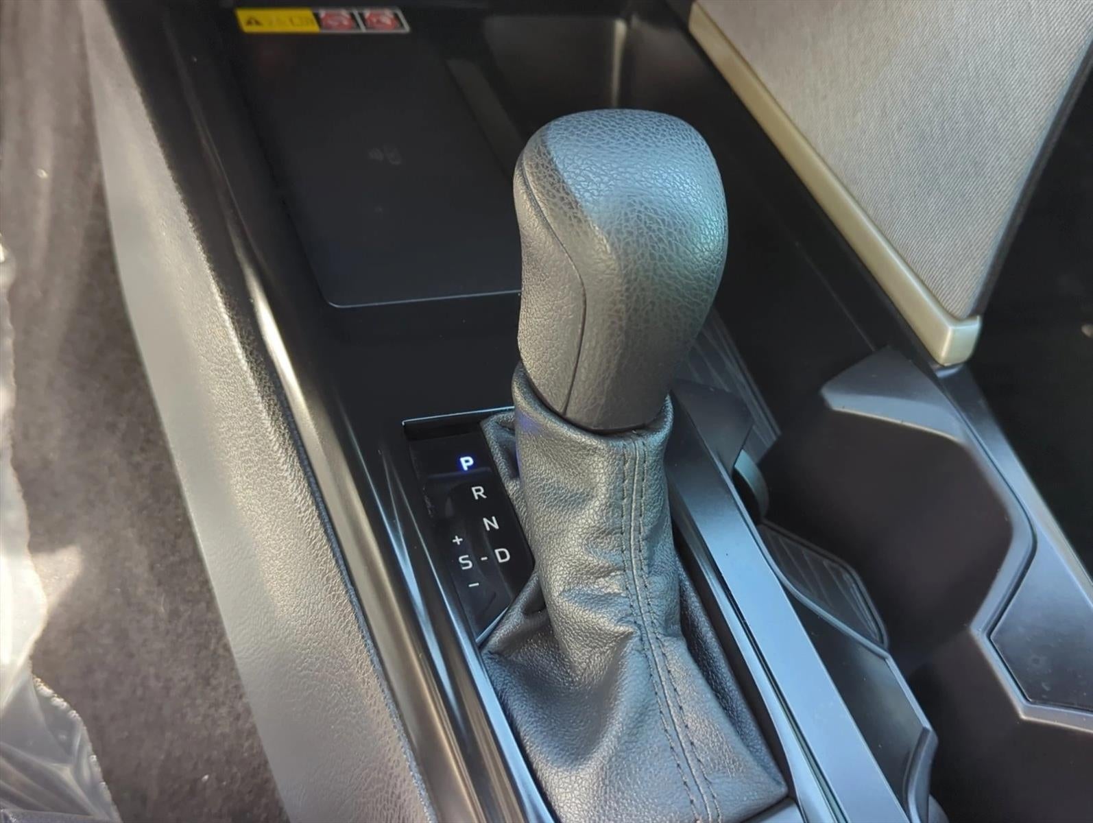 2025 Toyota Camry LE (SE)