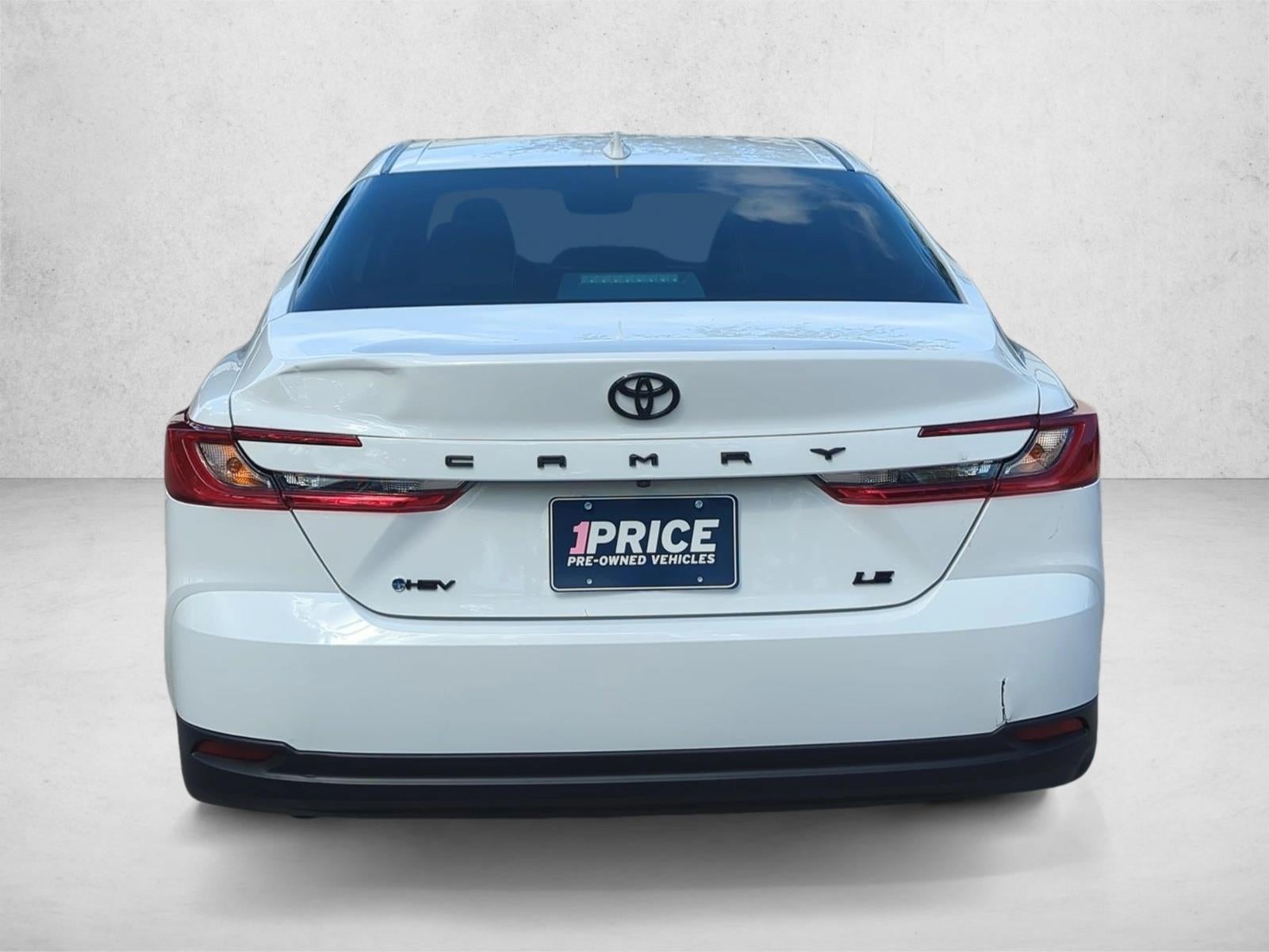 2025 Toyota Camry LE (SE)