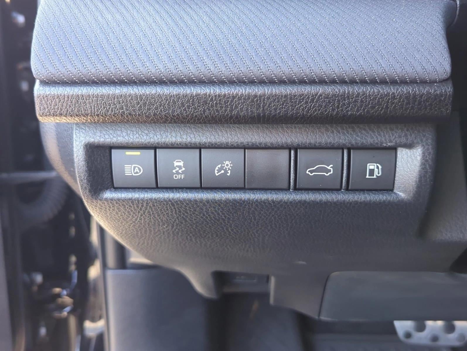 2025 Toyota Camry SE (Natl)