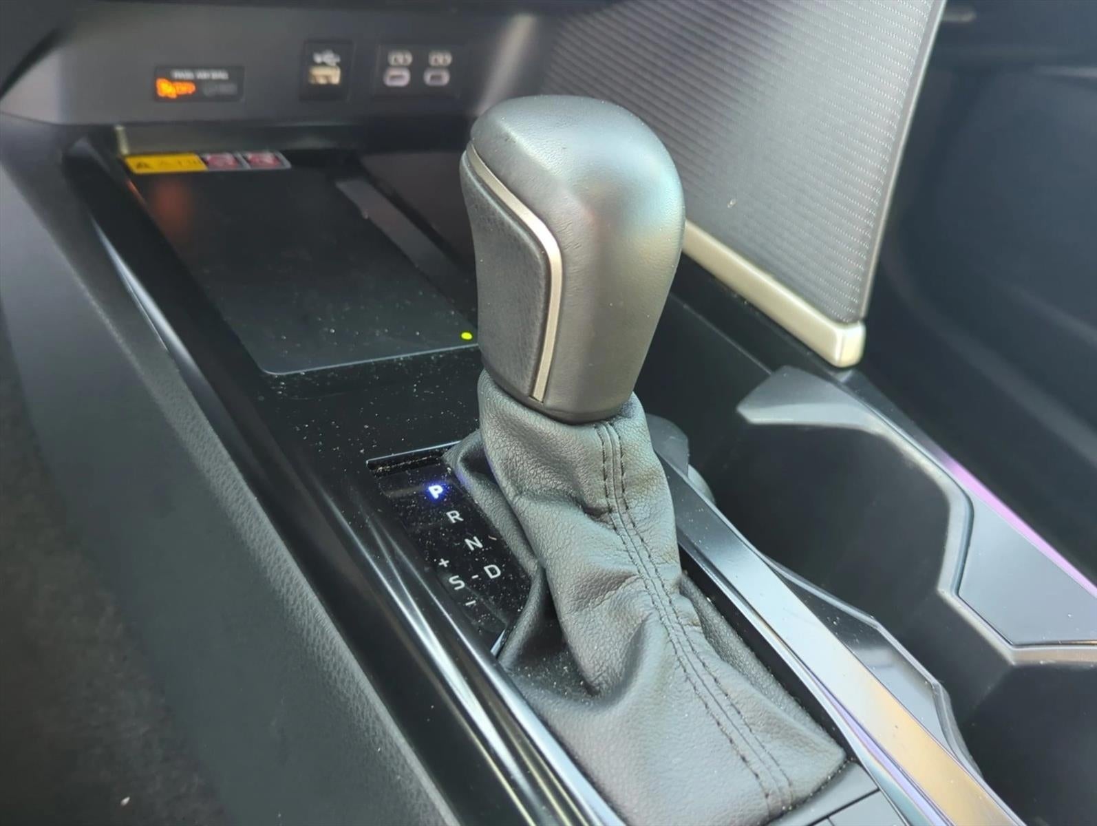 2025 Toyota Camry SE (Natl)