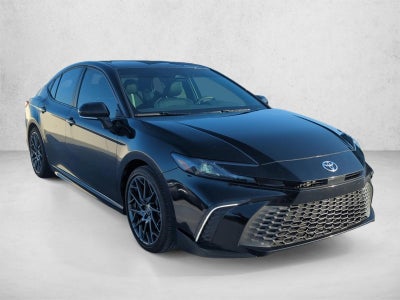 2025 Toyota Camry SE (Natl)