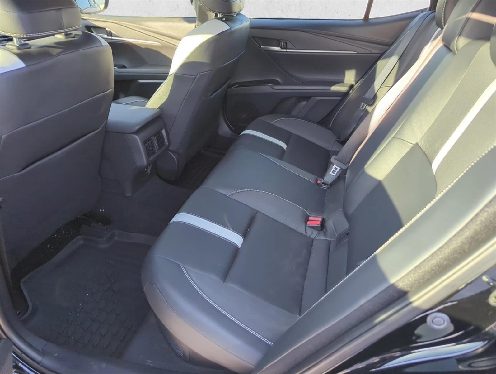 2025 Toyota Camry SE (Natl)