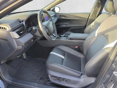 2025 Toyota Camry SE (Natl)