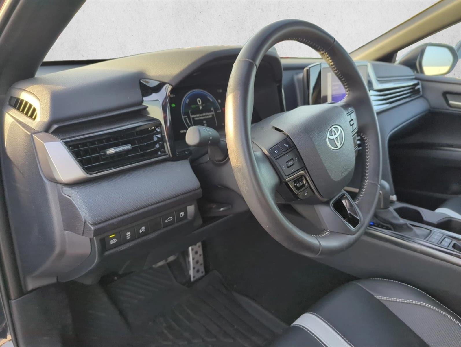 2025 Toyota Camry SE (Natl)