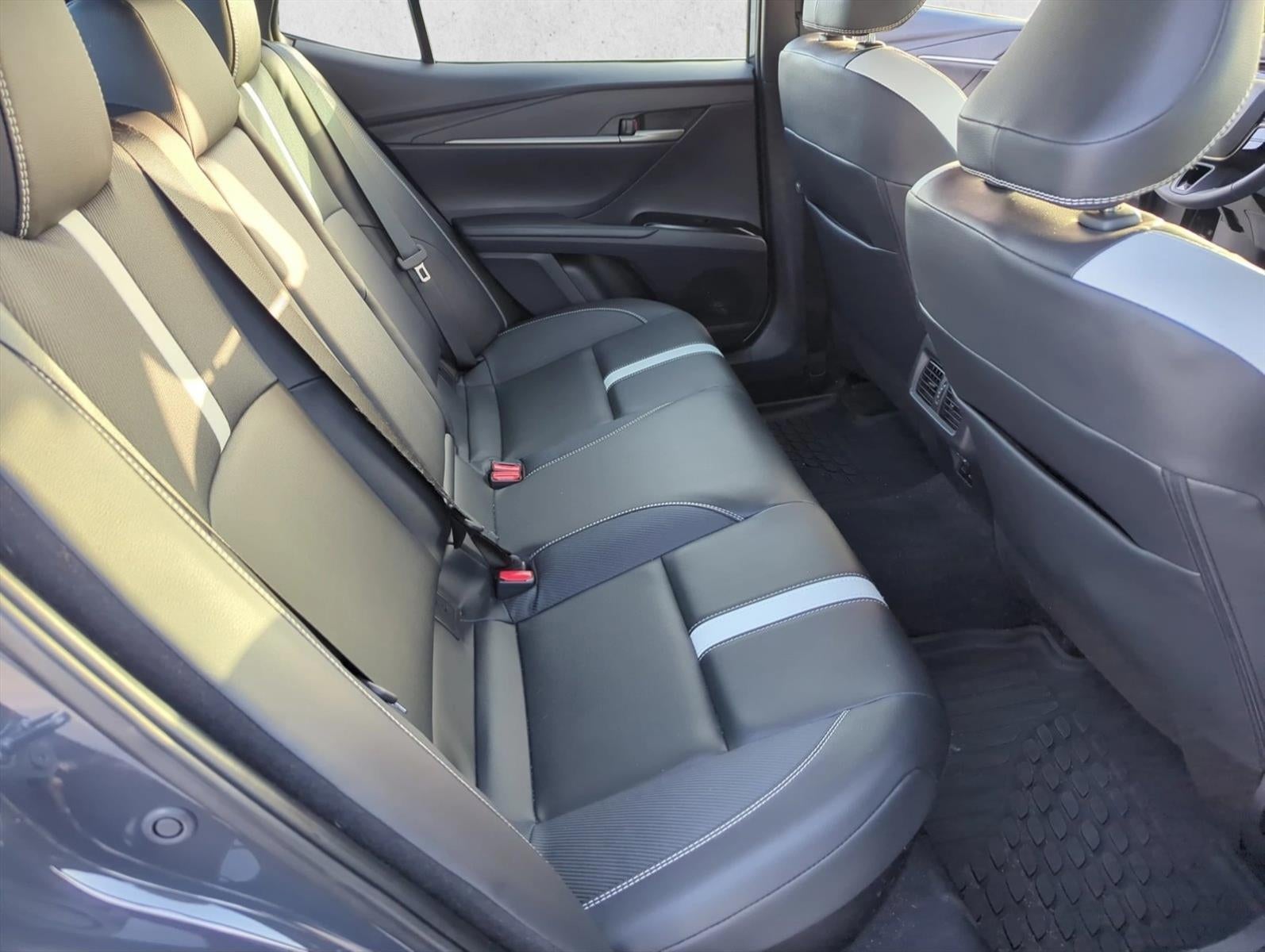 2025 Toyota Camry SE (Natl)