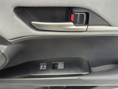 2025 Toyota Camry LE (SE)