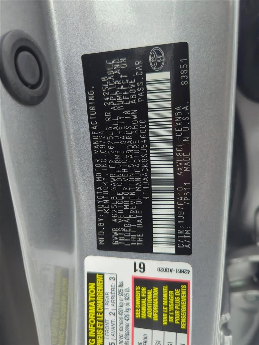 2025 Toyota Camry LE (SE)