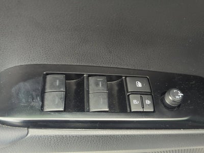2025 Toyota Camry LE (SE)