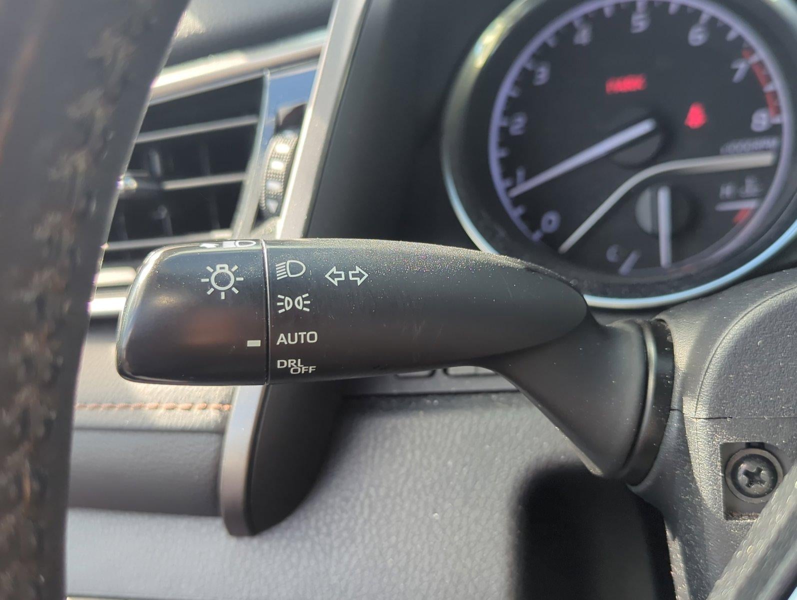 2020 Toyota Camry XLE V6 Auto (Natl)