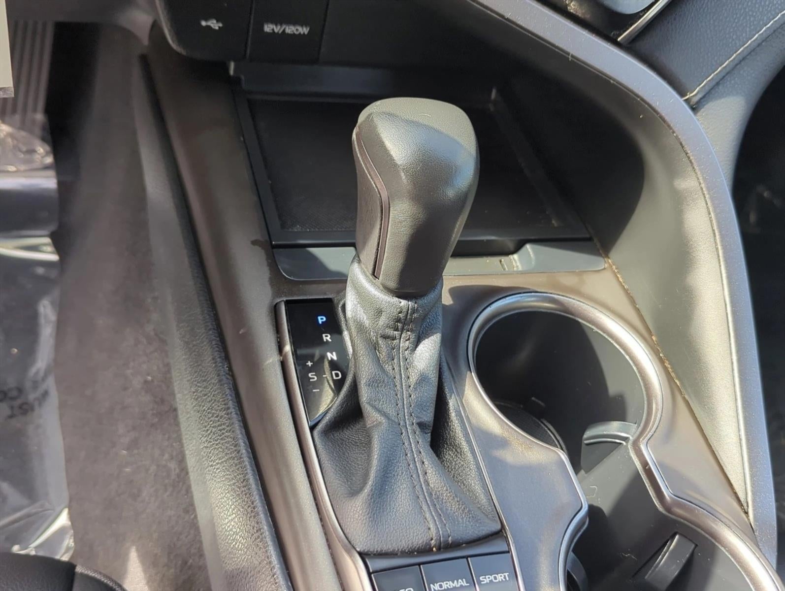2023 Toyota Camry SE Auto (SE)