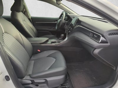 2023 Toyota Camry SE Auto (SE)