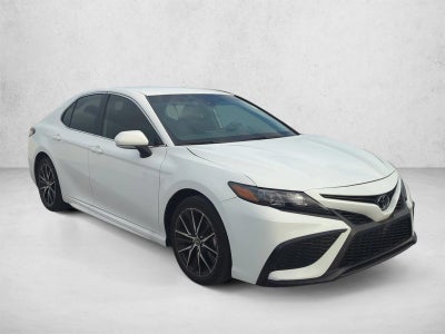 2023 Toyota Camry SE Auto (SE)