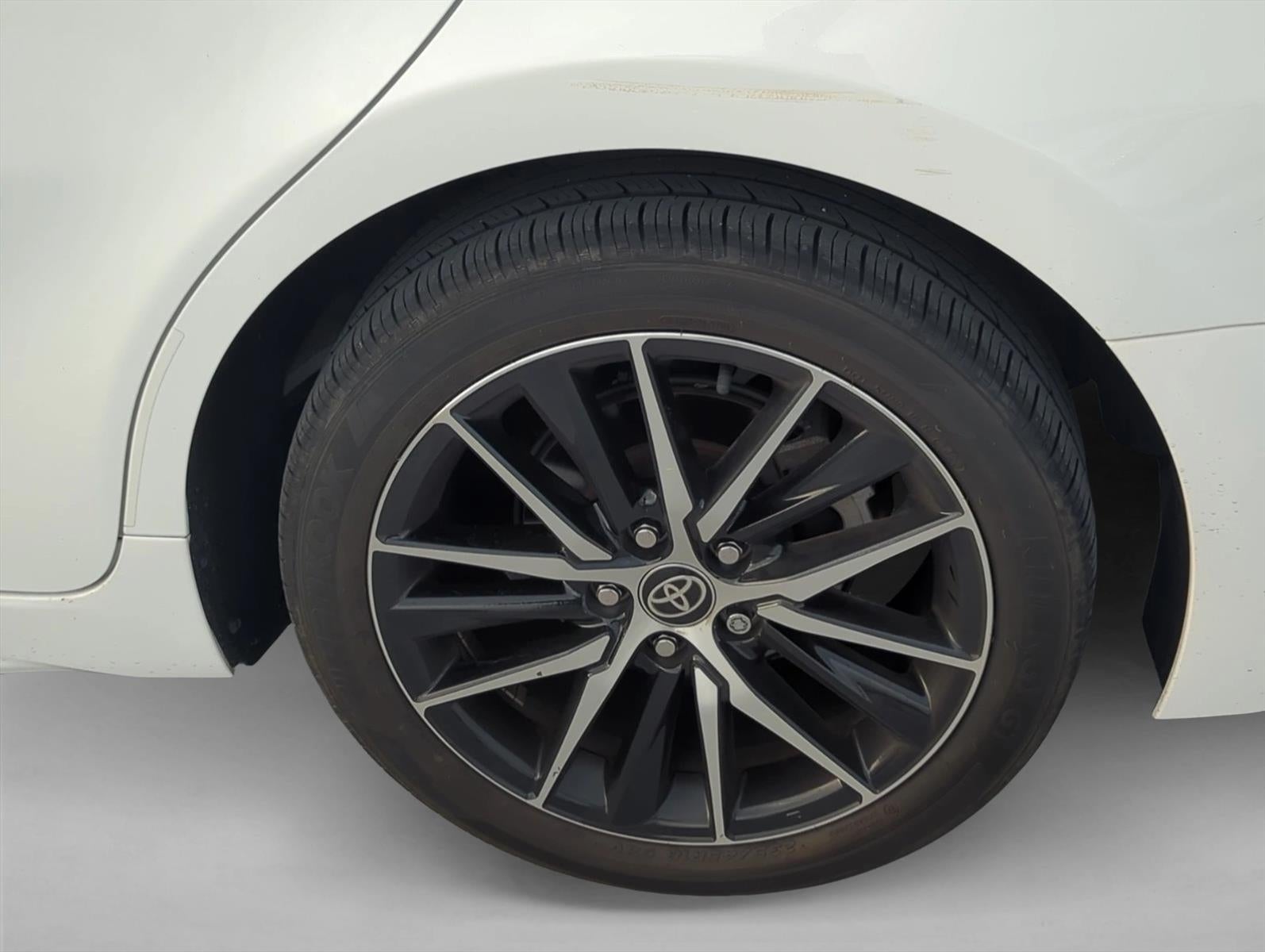 2023 Toyota Camry SE Auto (SE)