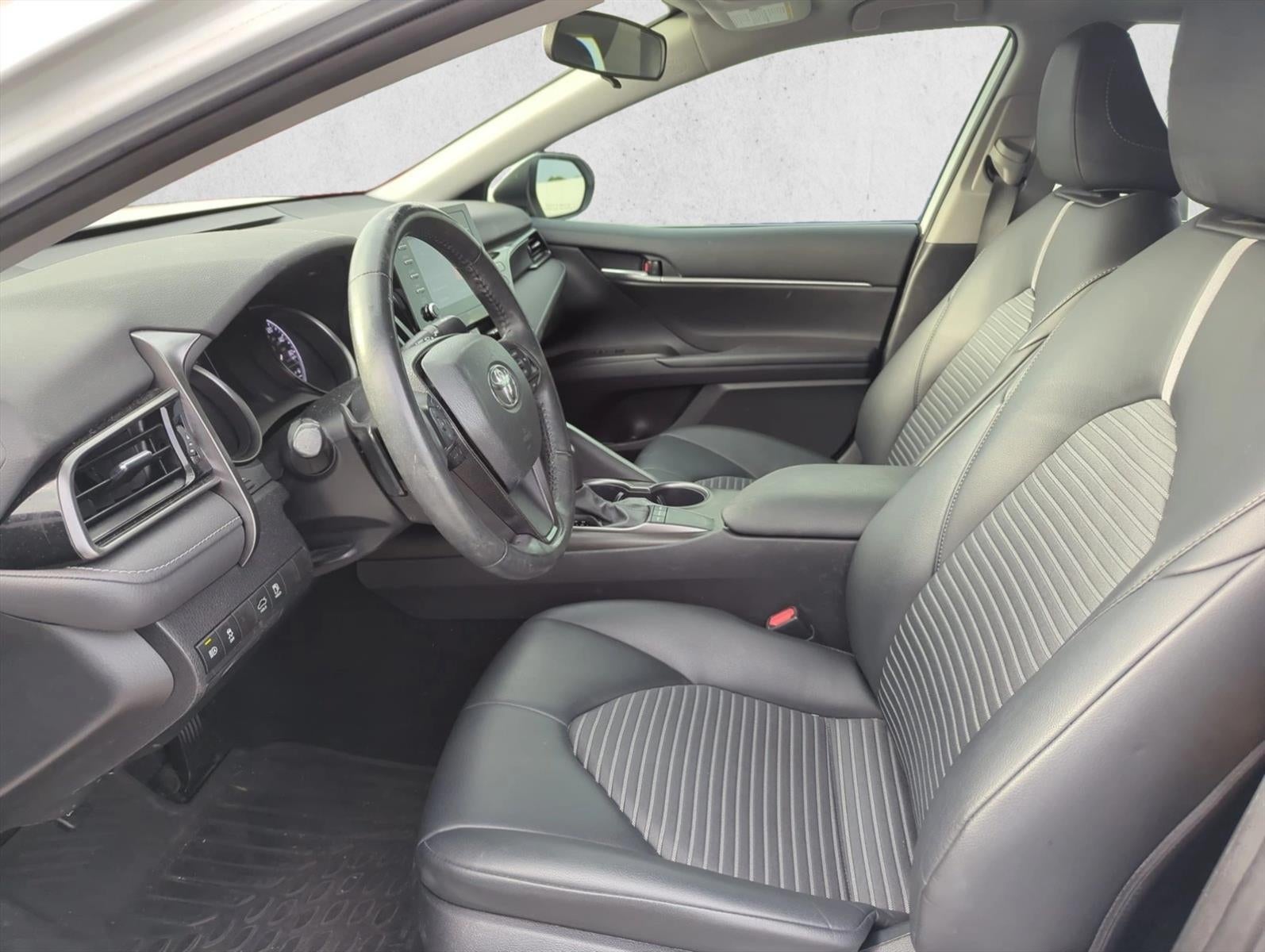 2023 Toyota Camry SE Auto (SE)