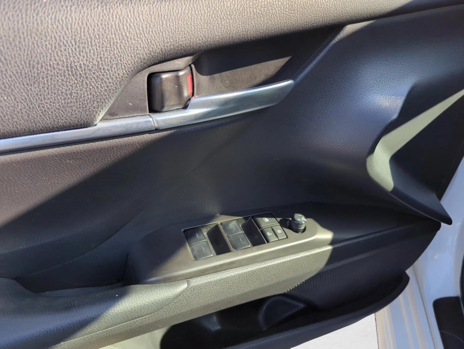 2024 Toyota Camry SE Auto (SE)