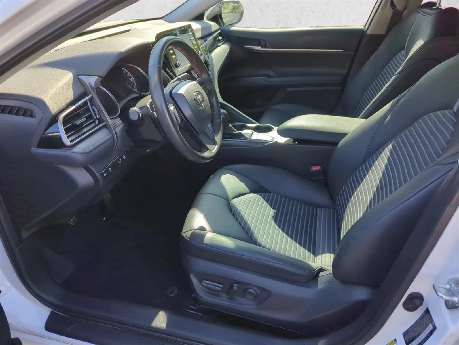 2024 Toyota Camry SE Auto (SE)