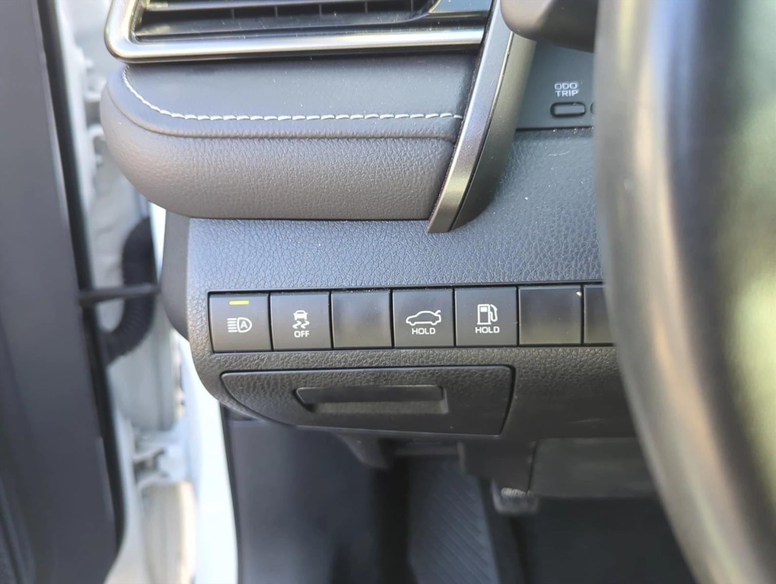 2024 Toyota Camry SE Auto (SE)