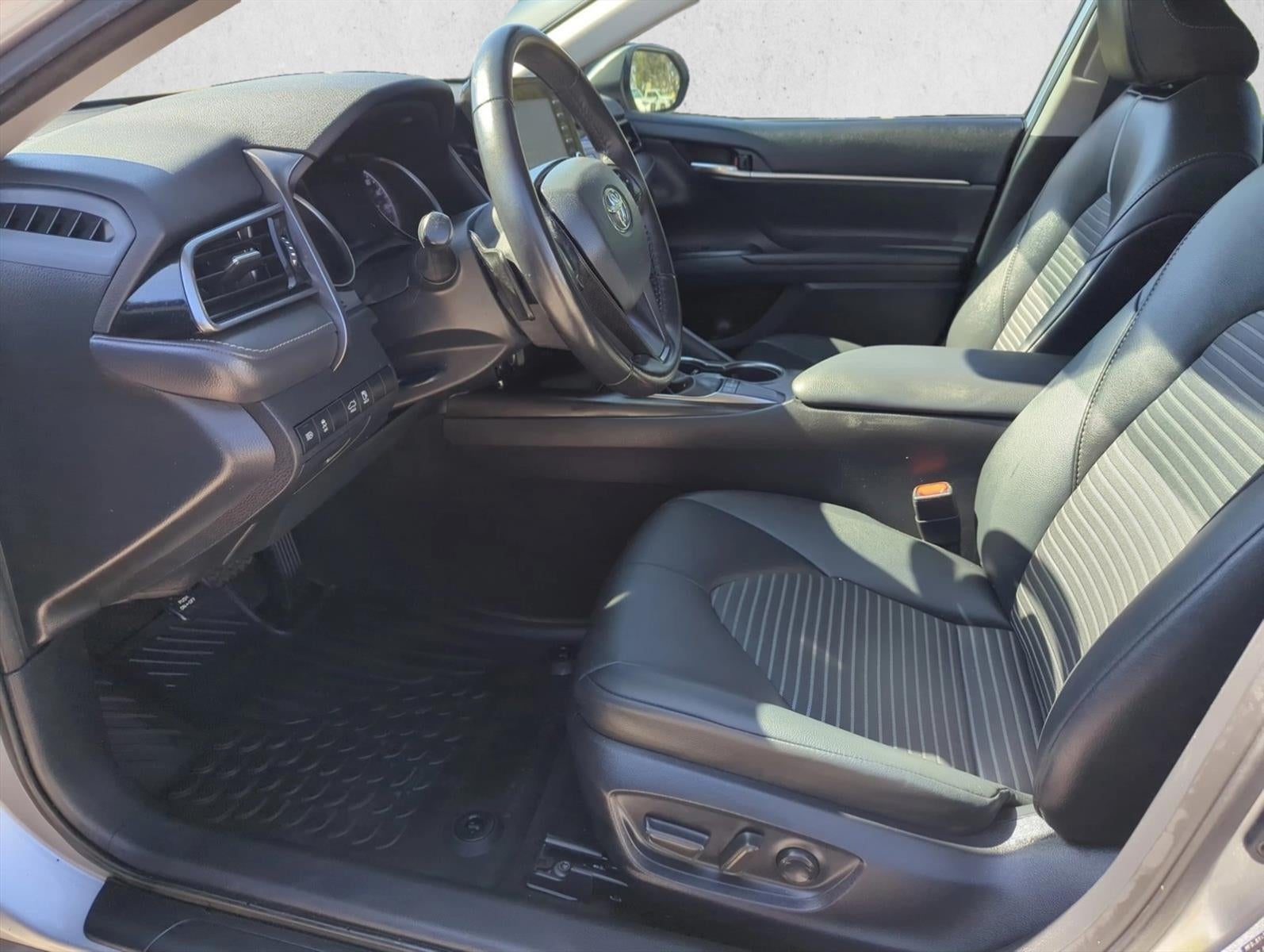 2024 Toyota Camry SE Auto (SE)