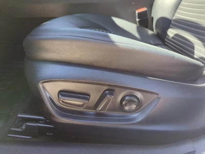 2024 Toyota Camry SE Auto (SE)