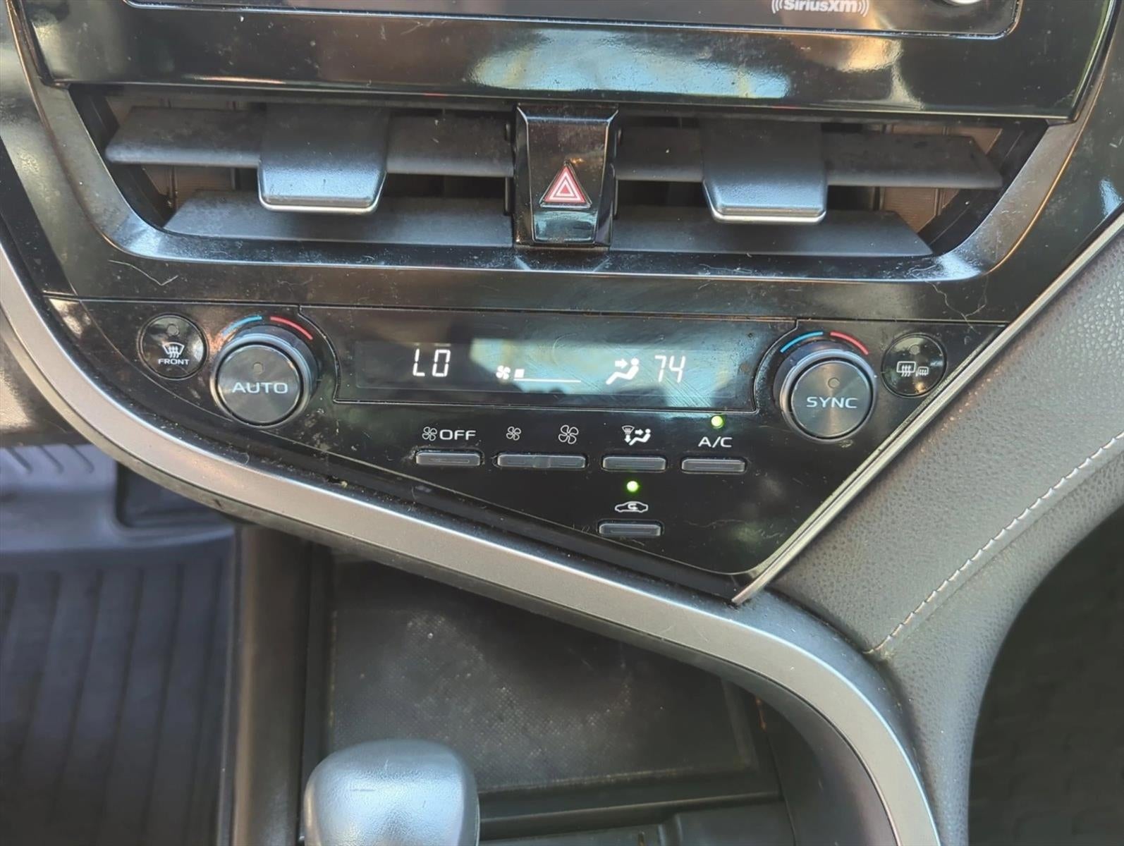 2024 Toyota Camry SE Auto (SE)