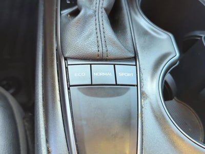 2024 Toyota Camry SE Auto (SE)