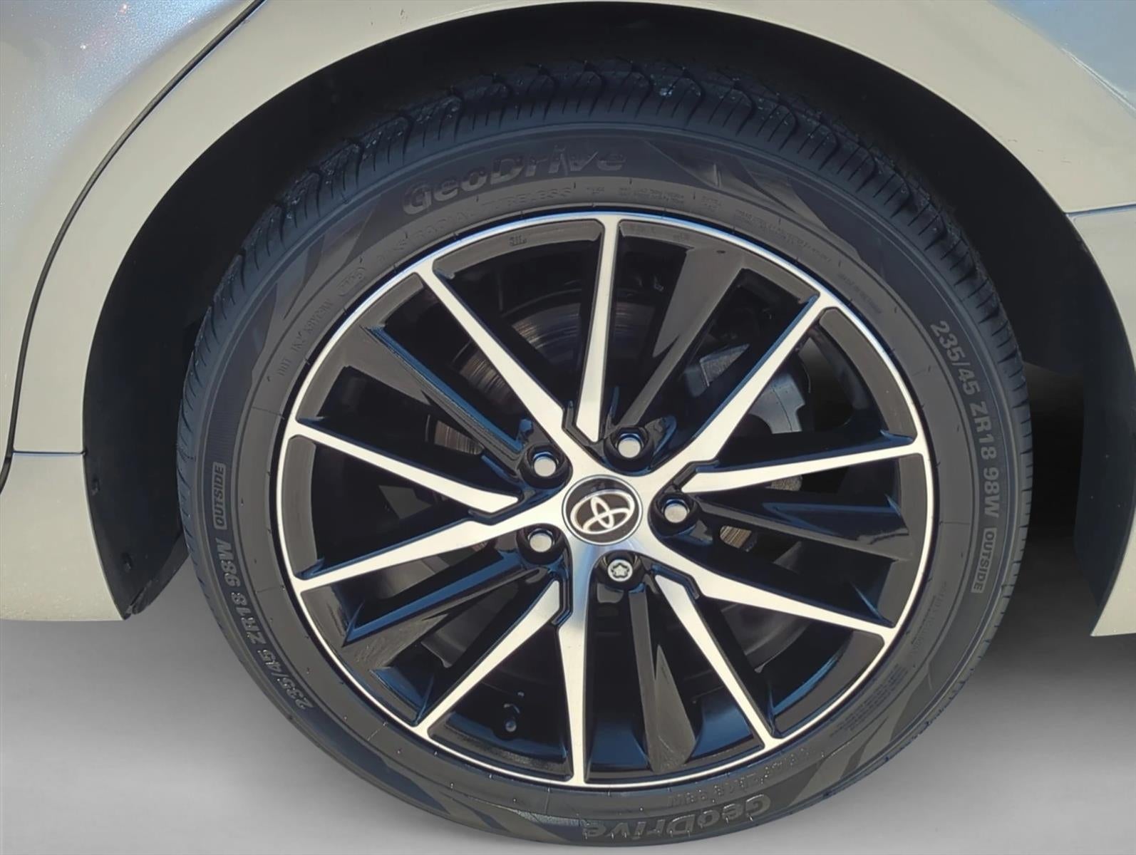 2024 Toyota Camry SE Auto (SE)