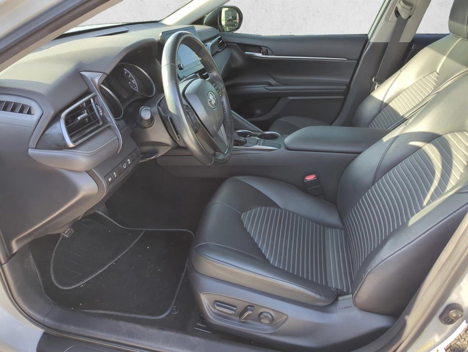 2023 Toyota Camry SE Auto (SE)