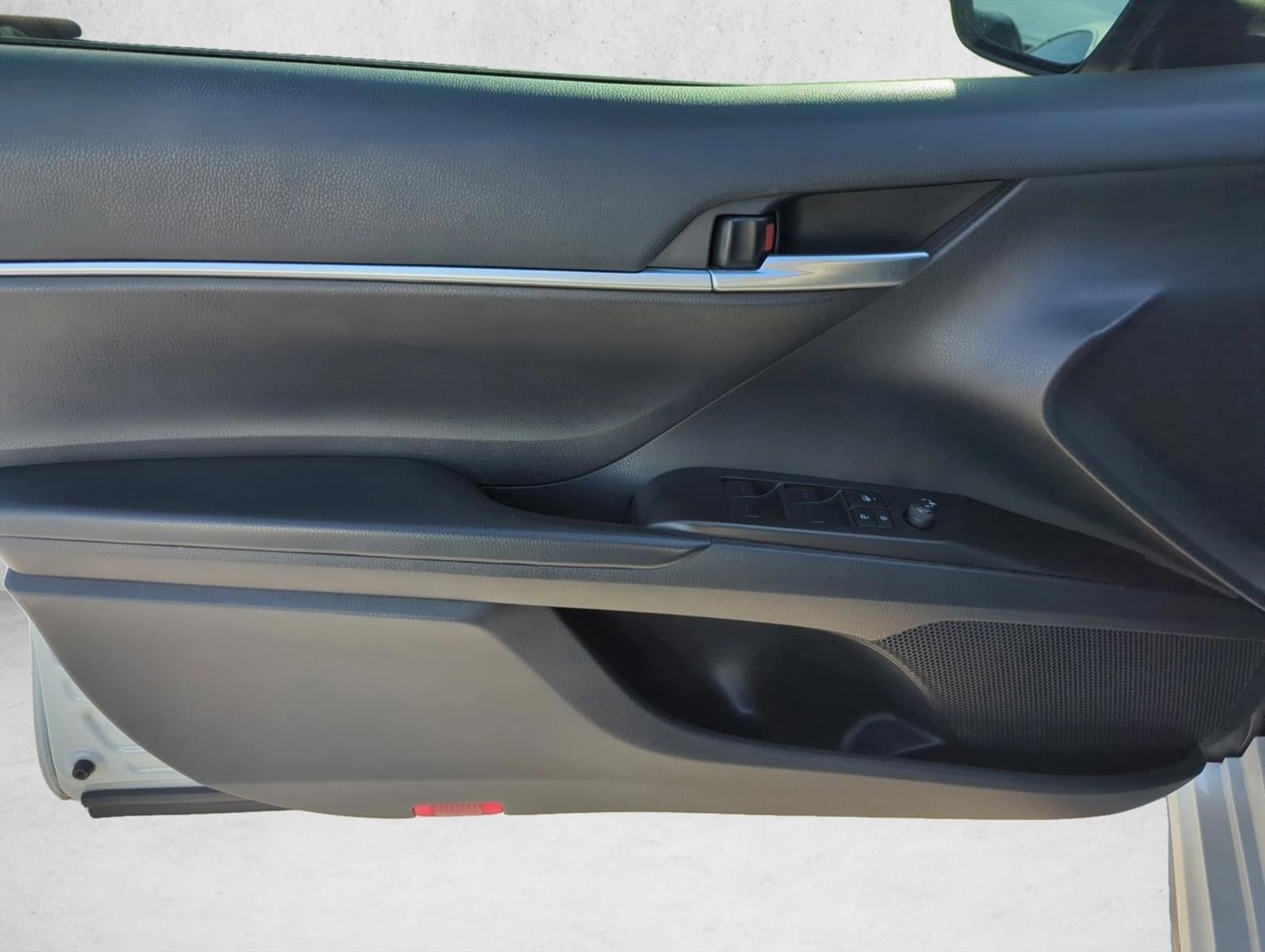 2023 Toyota Camry SE Auto (SE)