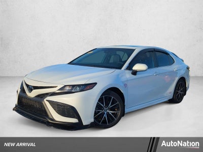 2024 Toyota Camry SE Auto (SE)
