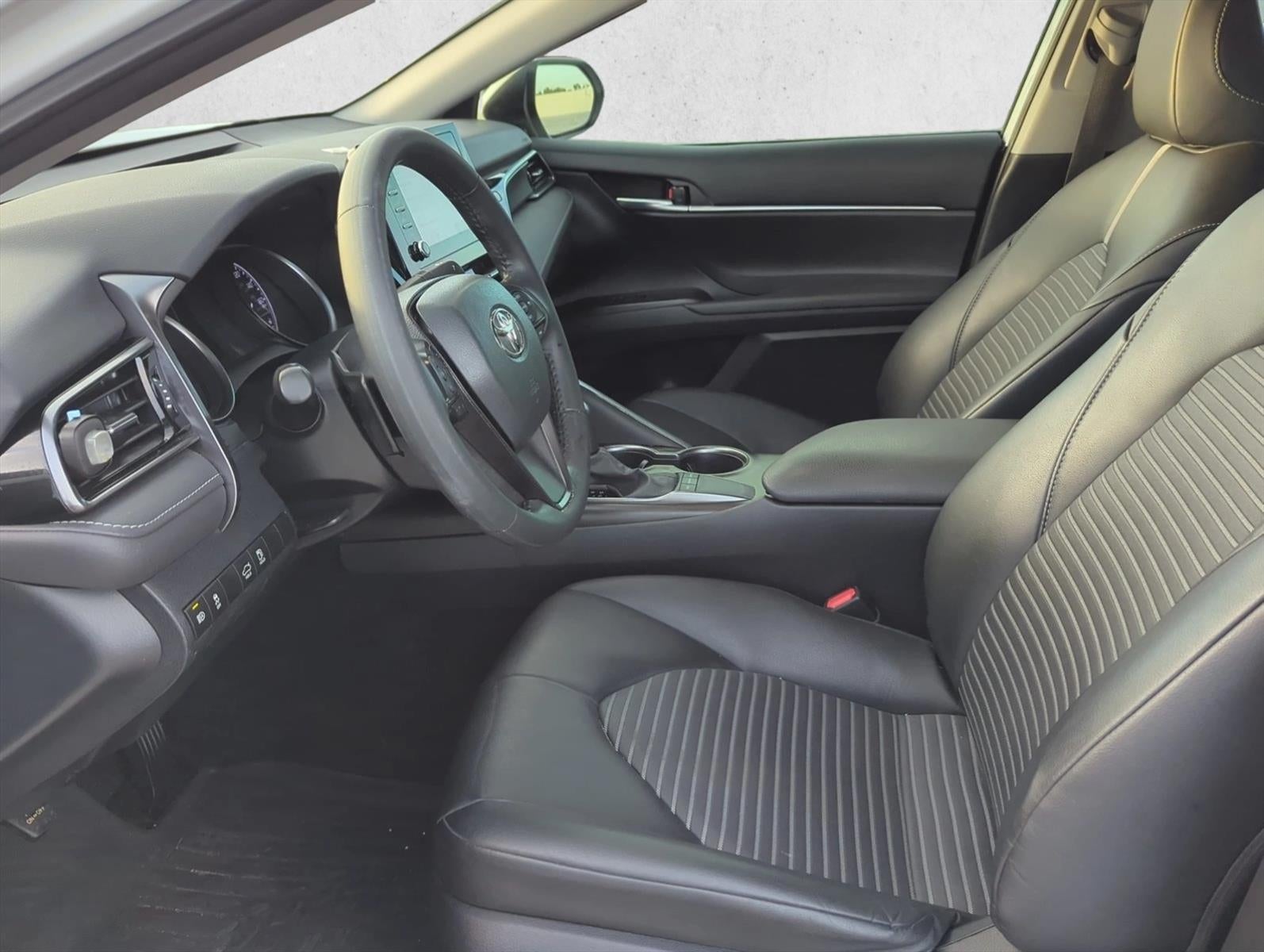 2024 Toyota Camry SE Auto (SE)