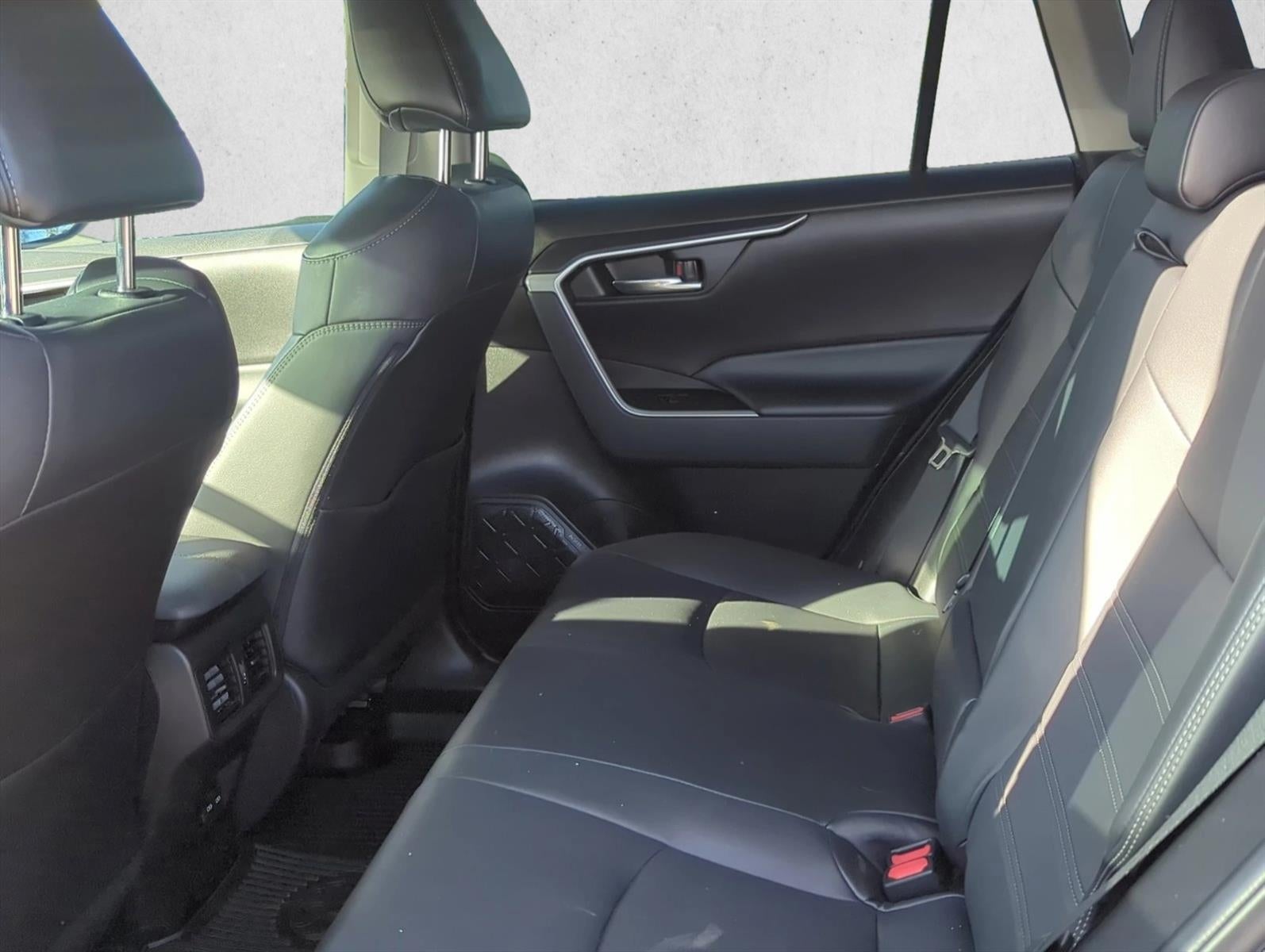 2022 Toyota RAV4 Hybrid XLE Premium AWD (Natl)