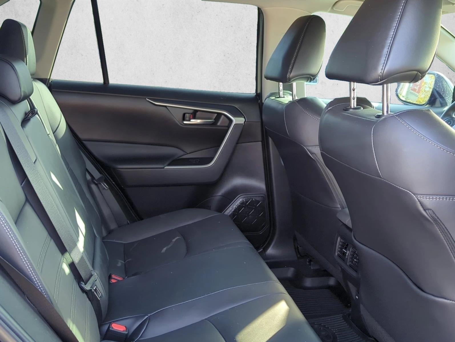 2022 Toyota RAV4 Hybrid XLE Premium AWD (Natl)