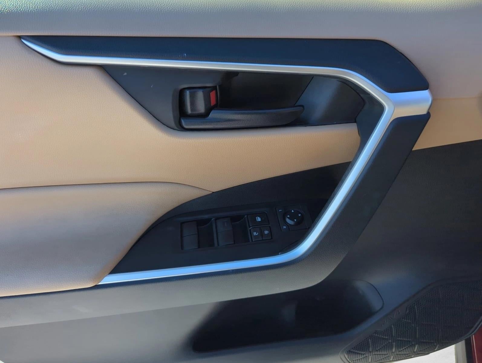 2022 Toyota RAV4 Hybrid LE AWD (Natl)