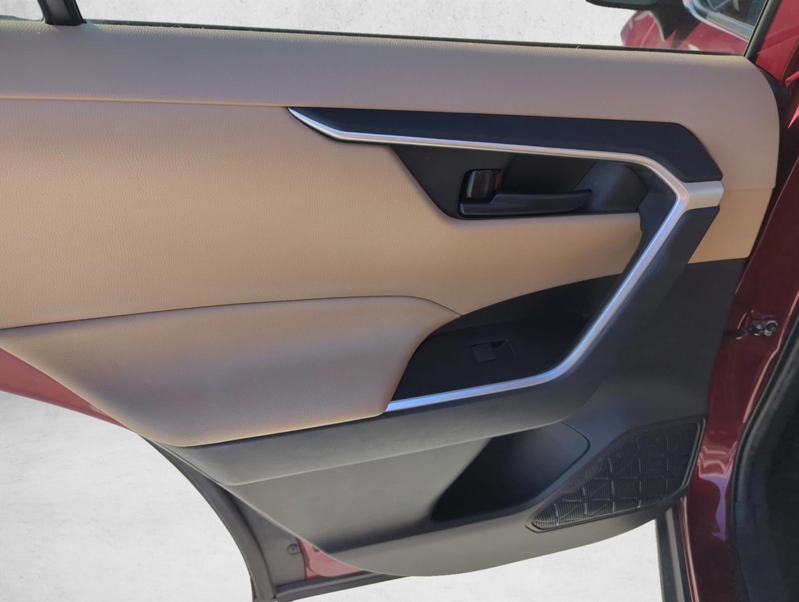 2022 Toyota RAV4 Hybrid LE AWD (Natl)
