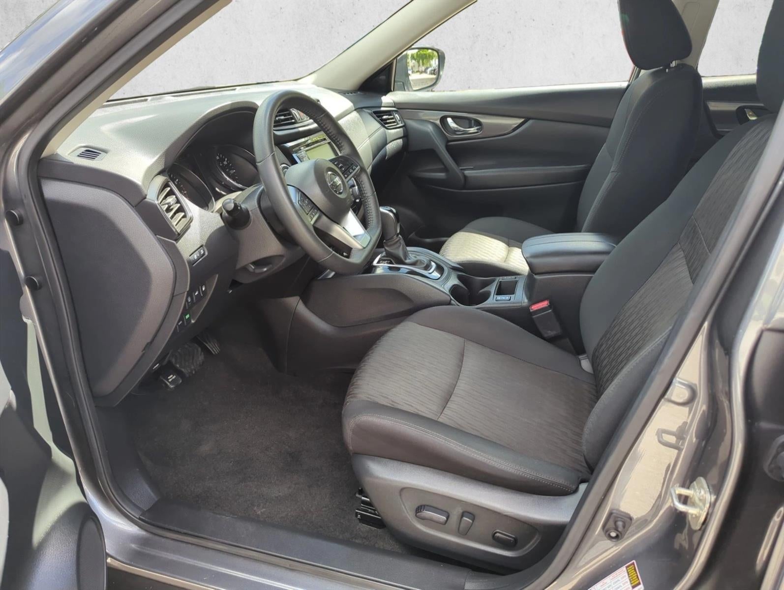 2020 Nissan Rogue FWD SV