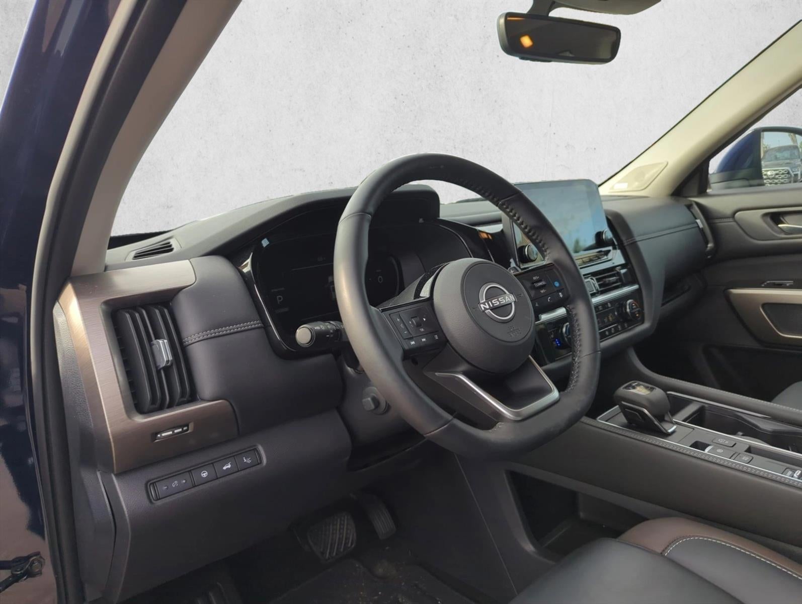 2025 Nissan Pathfinder Platinum 2WD