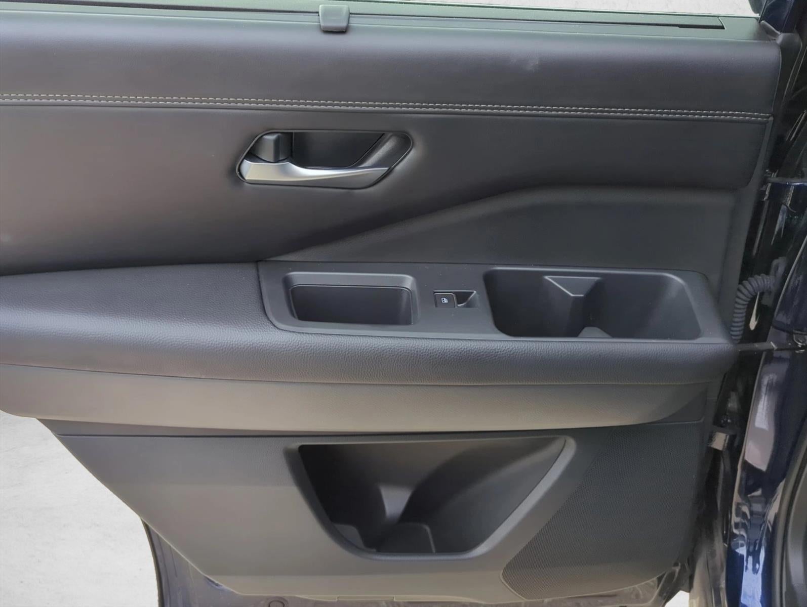 2025 Nissan Pathfinder Platinum 2WD
