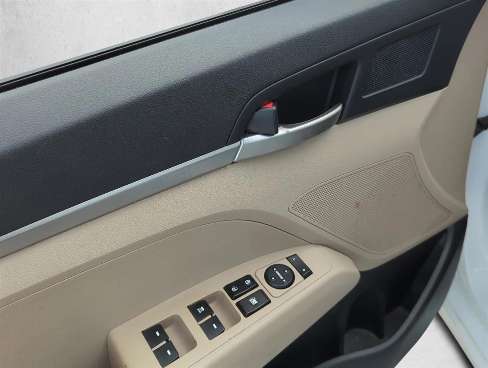 2020 Hyundai ELANTRA SE IVT