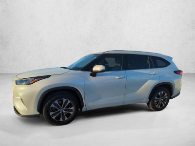 2020 Toyota Highlander XLE FWD (Natl)