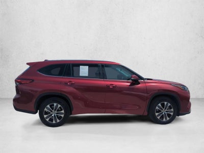 2020 Toyota Highlander XLE FWD (Natl)
