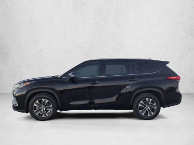 2021 Toyota Highlander XLE FWD (Natl)