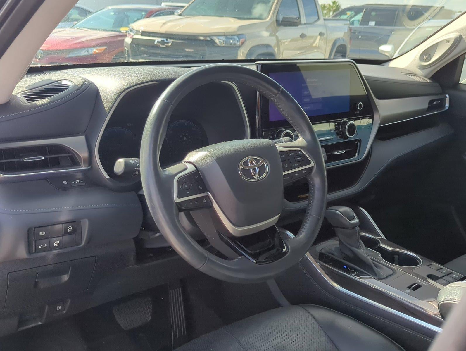 2023 Toyota Highlander Limited FWD (GS)