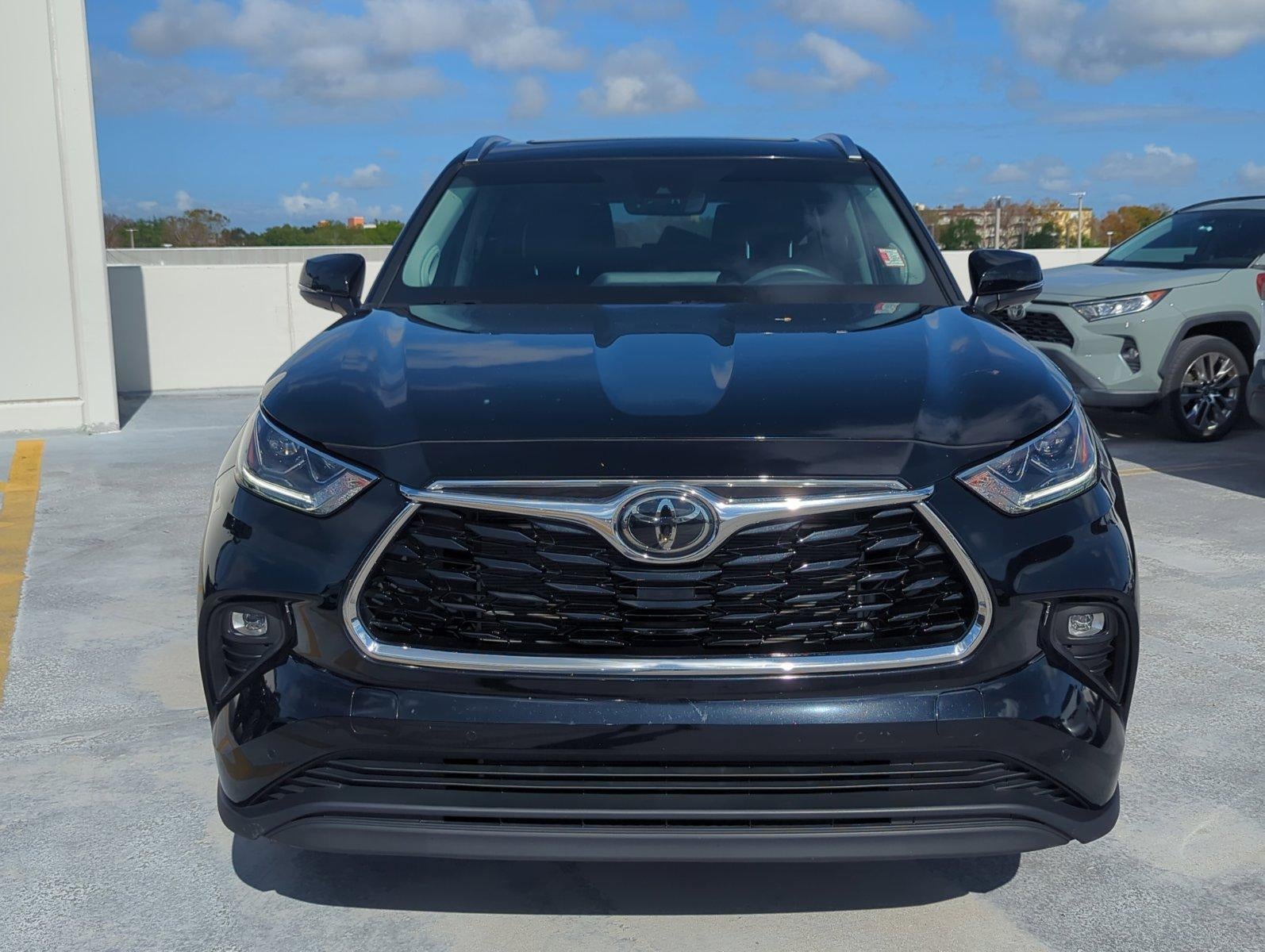 2023 Toyota Highlander Limited FWD (GS)